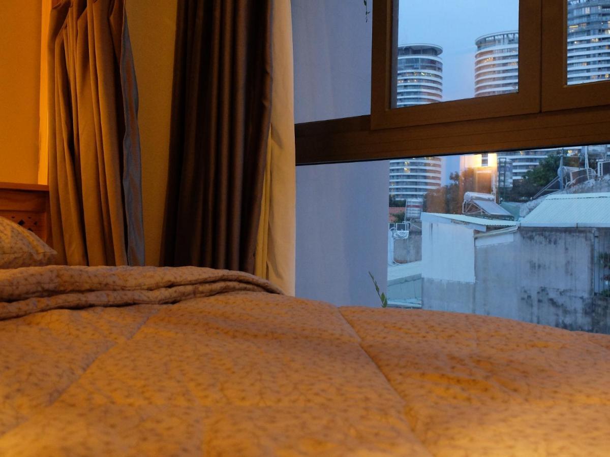 Half Coffee N Dorm Hostel Ho Chi Minh-stad Buitenkant foto