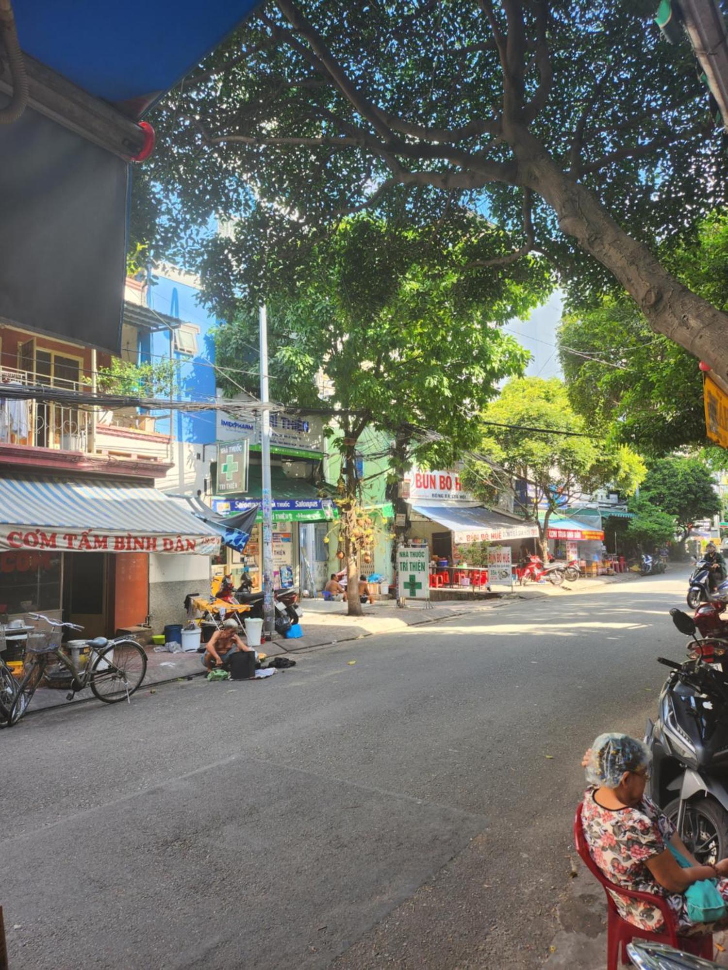 Half Coffee N Dorm Hostel Ho Chi Minh-stad Buitenkant foto